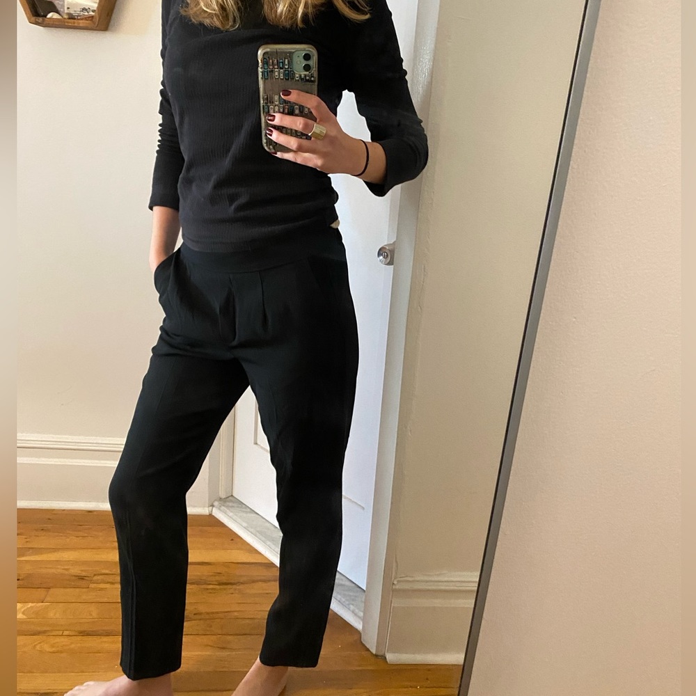 Aritzia trousers - Babaton - size 8 - Black